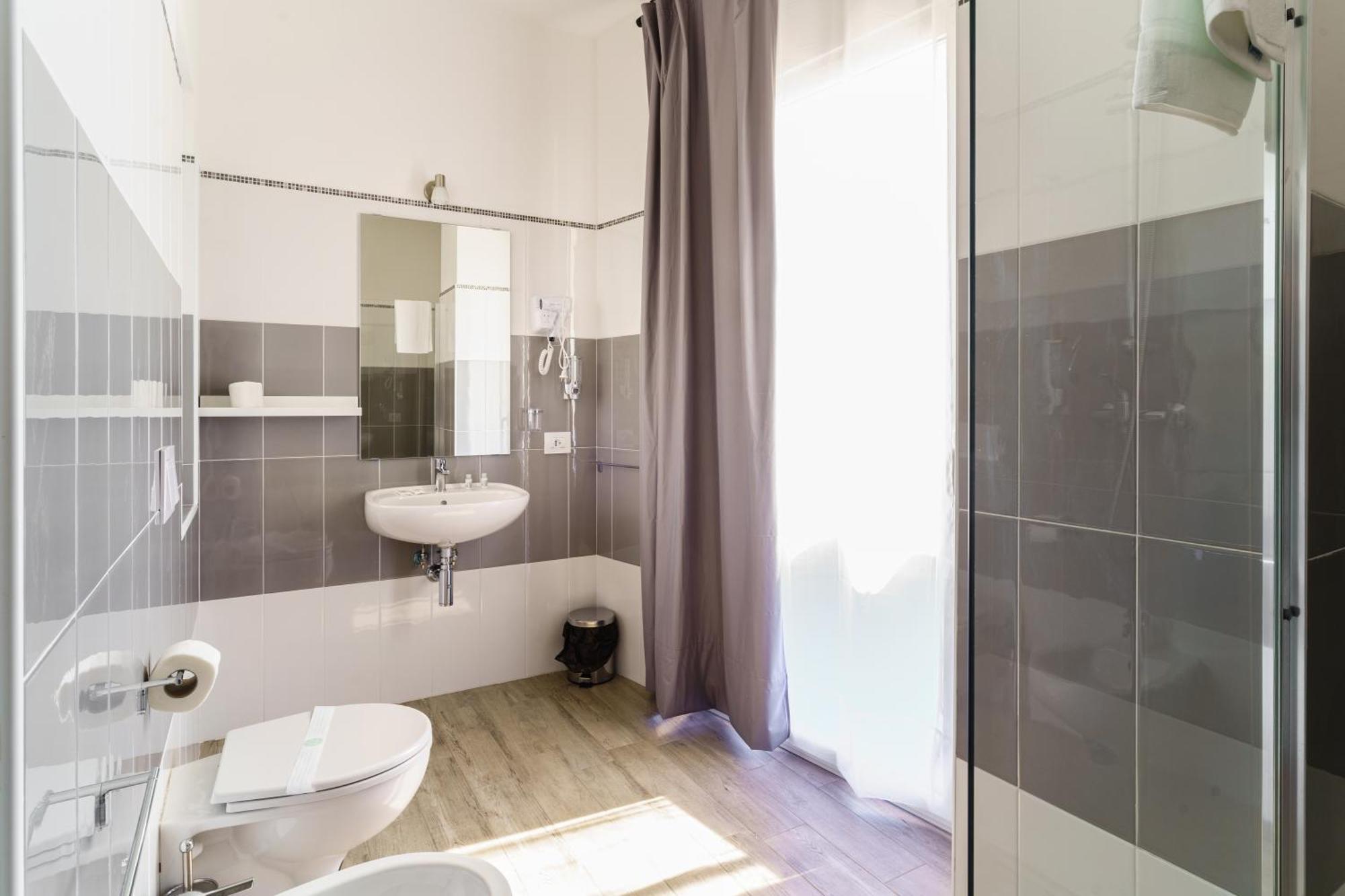 Aparthotel Le Marine Μπισέλιε Εξωτερικό φωτογραφία